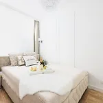 Glam & Modern By Cooee 아파트 바르샤바
