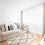 아파트 Glam & Modern By Cooee *