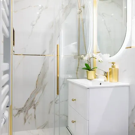 Glam & Modern By Cooee *