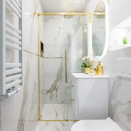 Glam & Modern By Cooee *