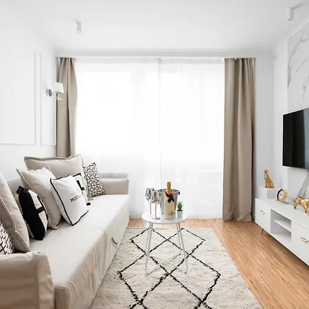 Glam & Modern By Cooee Lägenhet *
