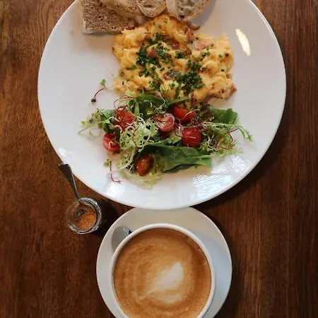 Glam & Modern By Cooee