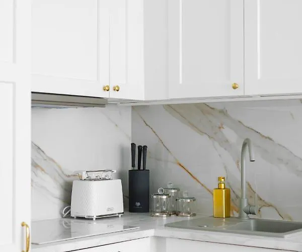 Glam & Modern By Cooee