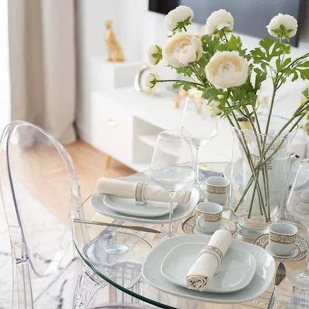 Glam & Modern By Cooee Varsó